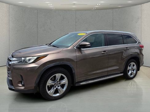 Used 2019 Toyota Highlander Limited FWD image 1