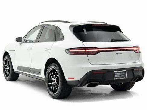 Certified 2025 Porsche Macan image 3