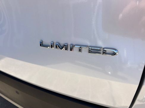 Used 2024 Toyota Grand Highlander AWD Hybrid image 8