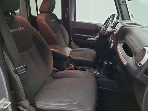 Used 2018 Jeep Wrangler Unlimited Sahara AWD/4WD image 21