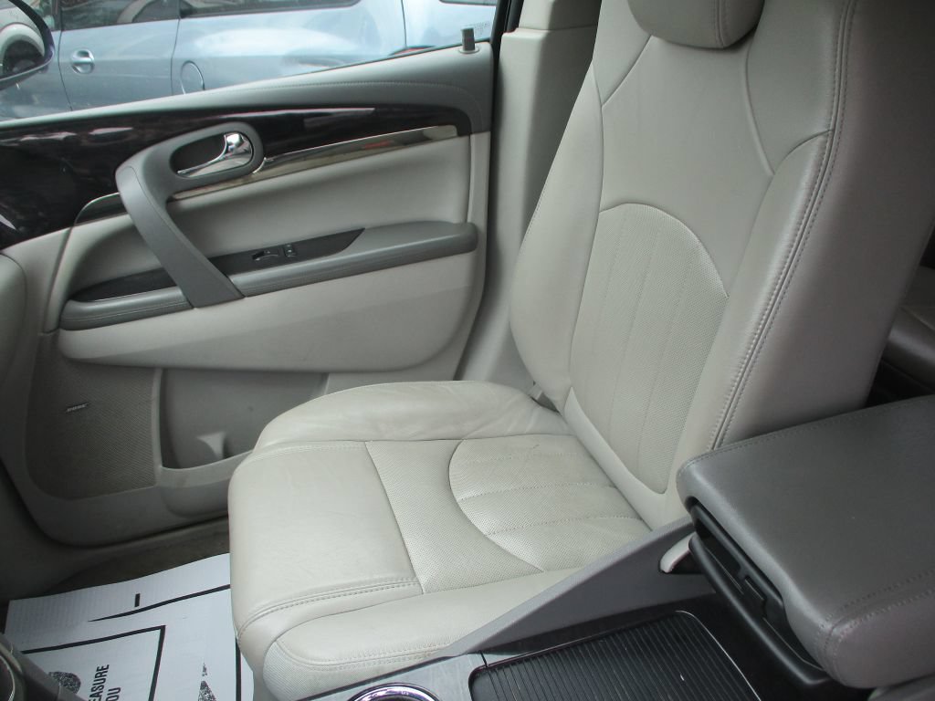 Used 2017 Buick Enclave Leather FWD image 14