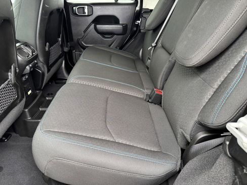 Used 2025 Jeep Wrangler Unlimited Rubicon 4xe w/ Convenience Group image 14