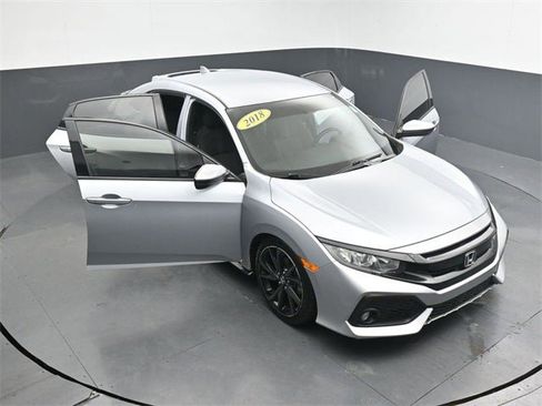 Used 2018 Honda Civic Sport image 32