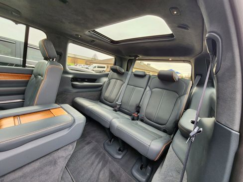 Used 2023 Jeep Grand Wagoneer Series II image 20