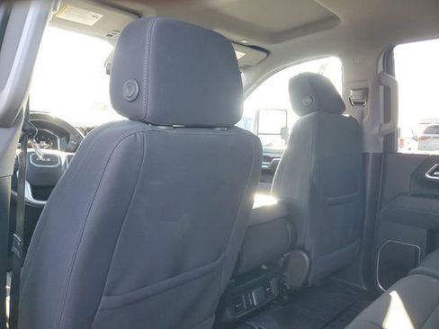 Certified 2025 GMC Sierra 2500 SLE w/ SLE Convenience Package AWD/4WD image 9