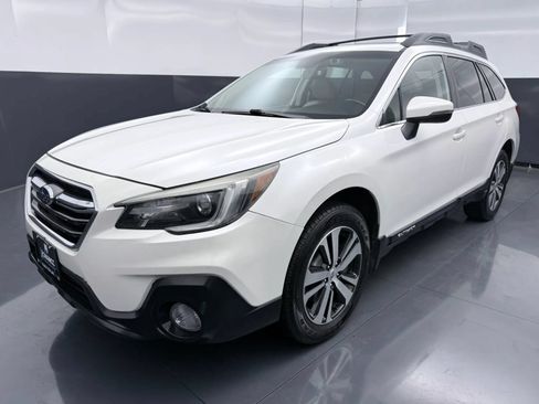 Used 2018 Subaru Outback 3.6R Limited AWD/4WD image 3