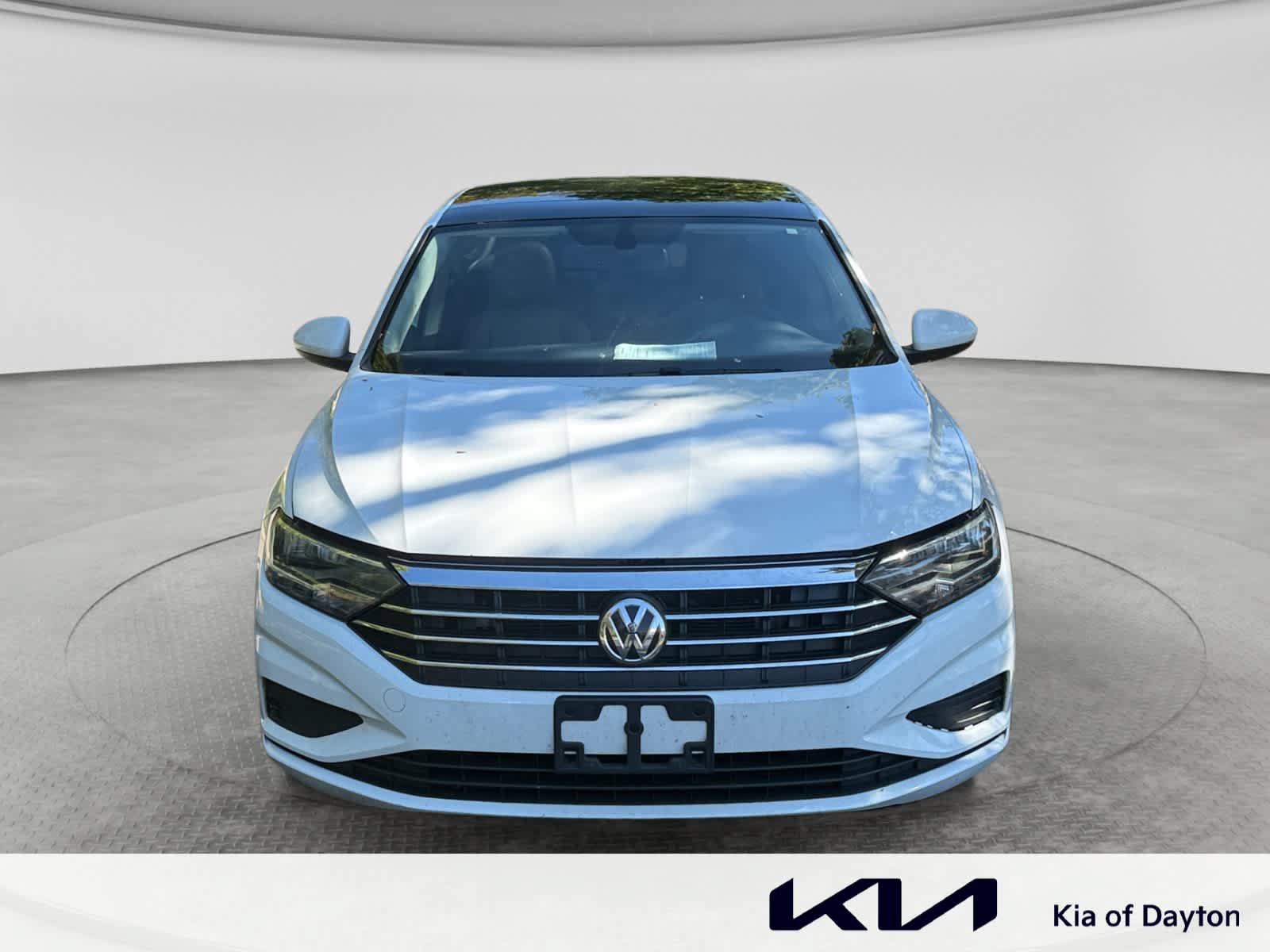 Used 2019 Volkswagen Jetta SE w/ Cold Weather Package FWD image 2