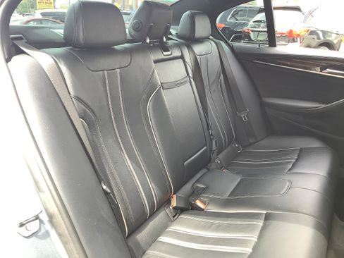 Used 2018 BMW 530i xDrive AWD/4WD image 15