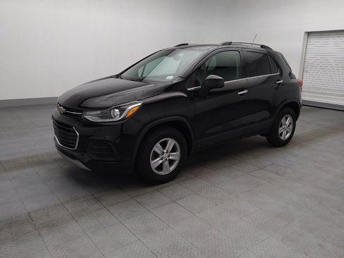 Used 2019 Chevrolet Trax LT w/ LT Convenience Package AWD/4WD image 2