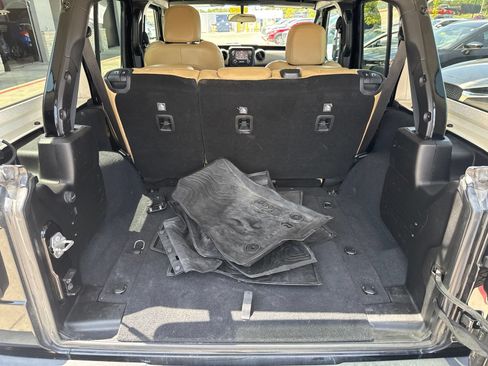 Used 2021 Jeep Wrangler Unlimited Sport AWD/4WD image 24
