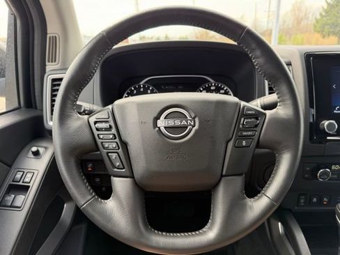 Used 2024 Nissan Frontier SV w/ SV Convenience Package RWD image 18