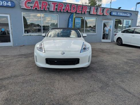 Used 2016 Nissan 370Z Touring Sport RWD image 2