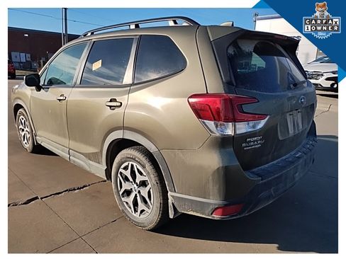 Certified 2023 Subaru Forester Premium image 9