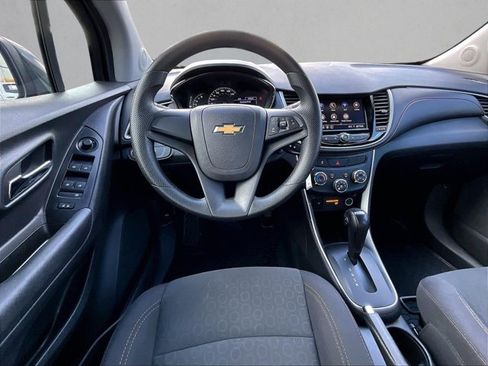 Used 2020 Chevrolet Trax LS FWD image 7