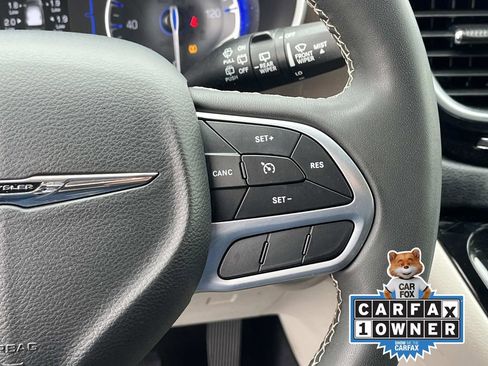 Used 2023 Chrysler Voyager LX image 28