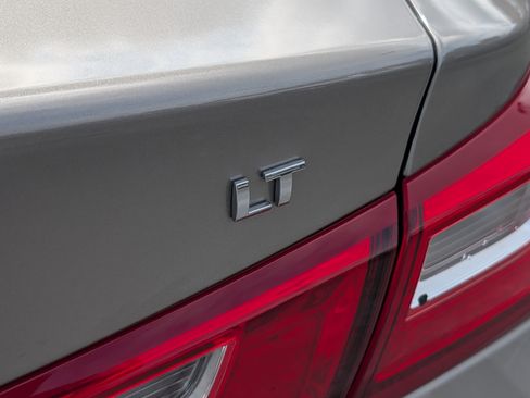 Used 2025 Chevrolet Malibu LT FWD image 10
