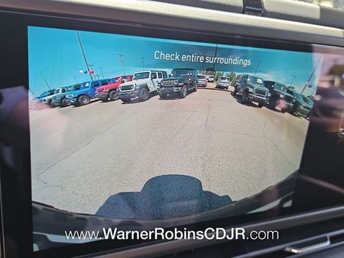 New 2025 Jeep Wrangler Unlimited Rubicon w/ Convenience Group image 21