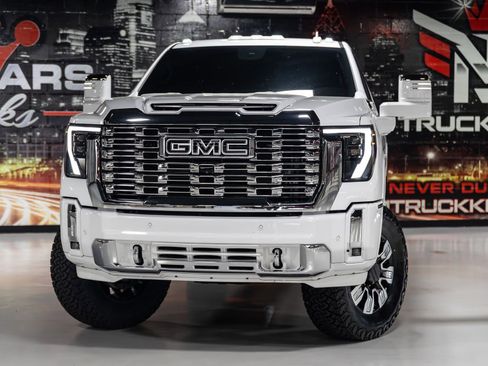 Used 2025 GMC Sierra 2500 Denali image 3