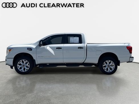 Used 2024 Nissan Titan SV w/ SV Convenience Package image 4