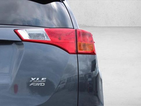Used 2015 Toyota RAV4 XLE AWD/4WD image 10