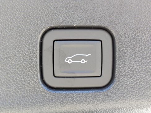 New 2026 Chevrolet Traverse RS w/ LPO, Floor Liner Package AWD/4WD image 8