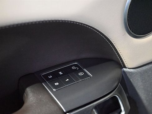 Used 2020 Land Rover Range Rover Sport SE image 34