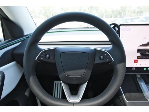 Used 2026 Tesla Model Y 2WD image 15
