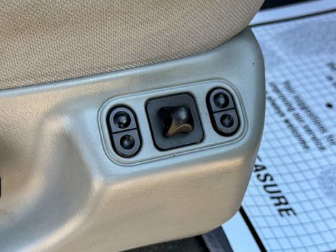 Used 2005 Ford Excursion XLT image 12