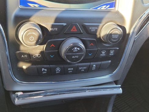 Used 2018 Jeep Grand Cherokee Limited image 29