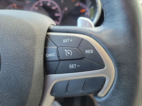 Used 2016 Jeep Grand Cherokee Limited w/ Luxury Group II AWD/4WD image 18