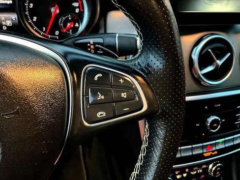 Used 2018 Mercedes-Benz GLA 250 image 22