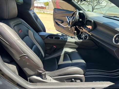 Used 2016 Chevrolet Camaro SS RWD image 16