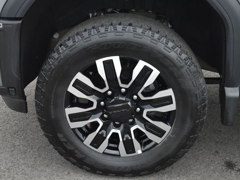 Used 2025 GMC Sierra 2500 Denali Ultimate AWD/4WD image 11