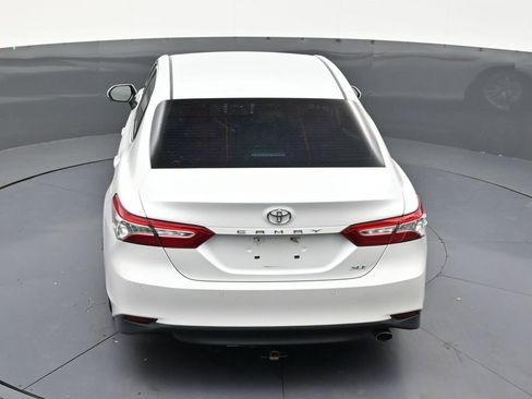 Used 2018 Toyota Camry XLE FWD image 15