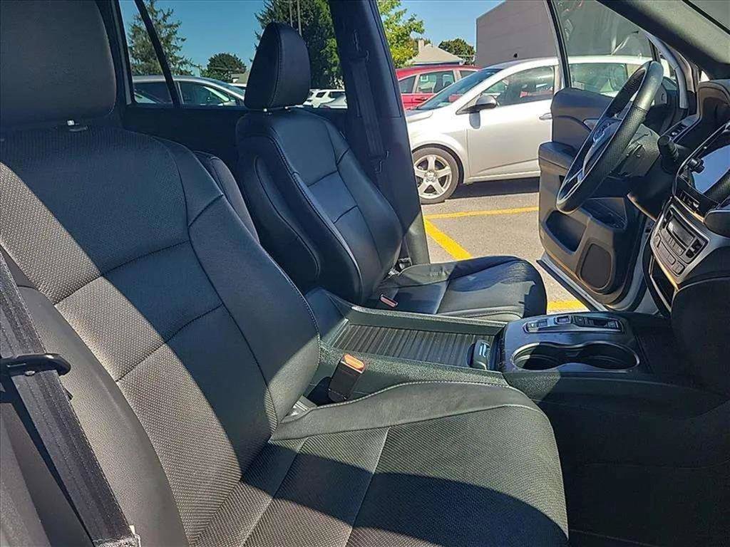 Used 2023 Honda Passport EX-L image 33
