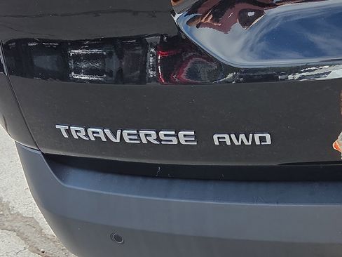 Used 2019 Chevrolet Traverse LT w/ LT Premium Package image 32