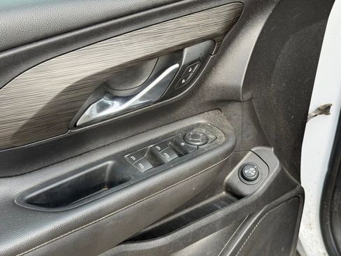 Used 2022 GMC Terrain SLE w/ Driver Convenience Package FWD image 11