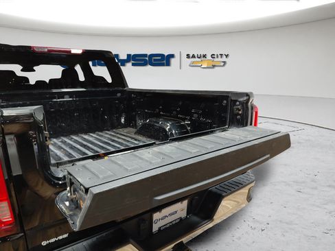 Certified 2025 GMC Sierra 1500 SLT AWD/4WD image 16