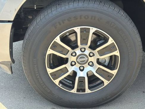 Used 2024 Nissan Titan SV AWD/4WD image 17