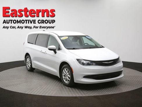 Used 2023 Chrysler Voyager LX image 49