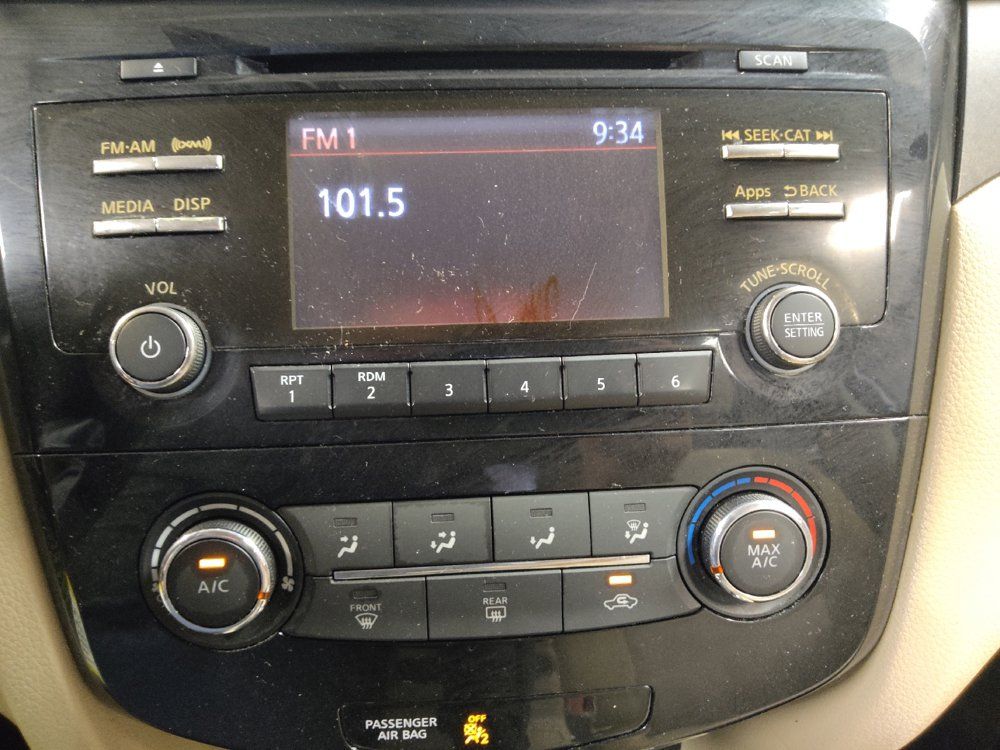 Used 2016 Nissan Rogue S FWD image 25