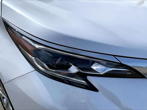 Certified 2024 Toyota Sienna Platinum AWD/4WD image 27