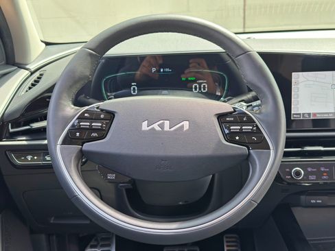 Used 2023 Kia Niro SX Touring FWD image 20