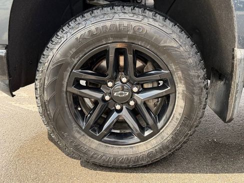 Used 2019 Chevrolet Silverado 1500 Custom Trail Boss w/ Custom Convenience Package AWD/4WD image 10