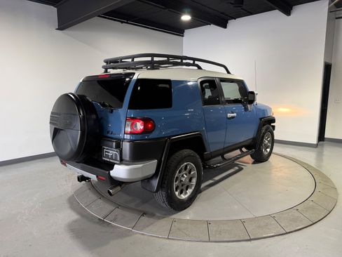 Used 2013 Toyota FJ Cruiser 4WD w/ Convenience Pkg image 12