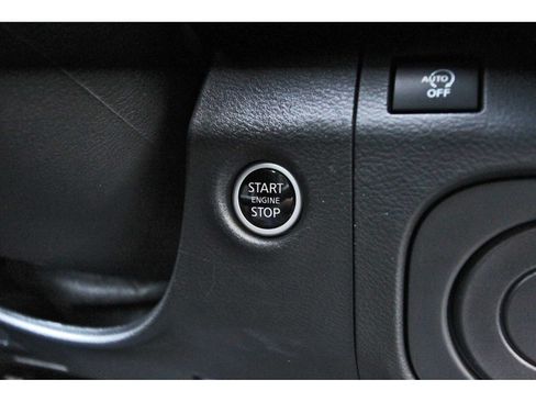Used 2025 Nissan Frontier SV RWD image 27