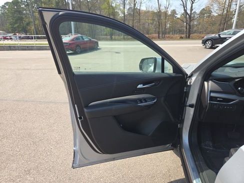 Used 2022 Cadillac XT4 Premium Luxury w/ Technology Package image 10