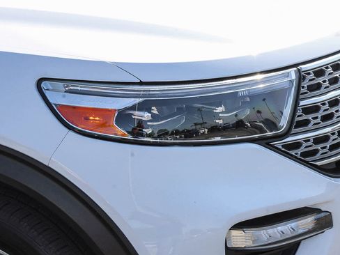 Used 2022 Ford Explorer Limited w/ Equipment Group 301A AWD/4WD image 4
