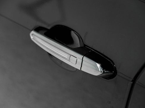 Used 2018 Cadillac CTS V w/ Luxury Package image 46