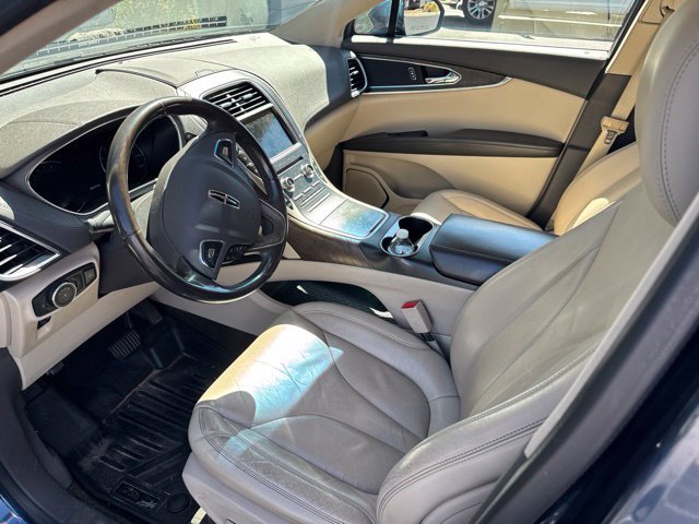 Used 2017 Lincoln MKX Select w/ Select Plus Package FWD image 5